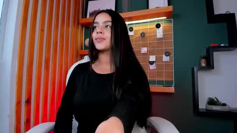 Snapshot of bella_walker_ chatting on 10.14.25 BELLA online show from 10.14.25