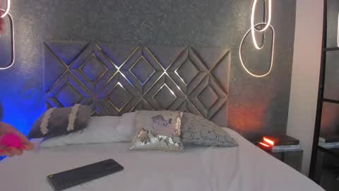 Cris online show from 11.22.25