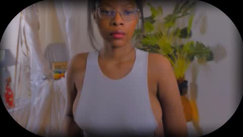 Snapshot of bellablakes18 chatting on 09.18.25 Bellah Blakes-Sarah Scrumptious Lee online show from 09.18.25