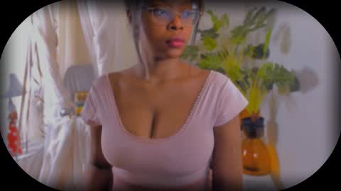 Snapshot of bellablakes18 chatting on 09.21.25 Bellah Blakes-Sarah Scrumptious Lee online show from 09.21.25