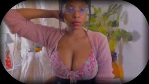 Snapshot of bellablakes18 chatting on 09.27.25 Bellah Blakes-Sarah Scrumptious Lee online show from 09.27.25