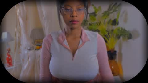 Snapshot of bellablakes18 chatting on 10.04.25 Bellah Blakes-Sarah Scrumptious Lee online show from 10.04.25