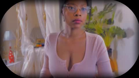 Snapshot of bellablakes18 chatting on 11.12.25 Bellah Blakes-Sarah Scrumptious Lee online show from 11.12.25