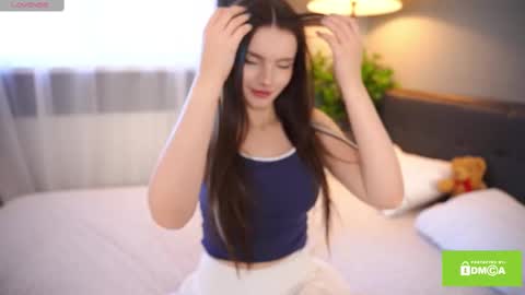 Snapshot of bellacle chatting on 02.13.25 Bella I took a vacation and Ill be back on December 18th So dont lose me To keep in touch I have a TG - you can find below online show from 02.13.25