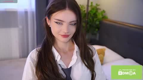 Snapshot of bellacle chatting on 03.06.25 Bella I took a vacation and Ill be back on December 18th So dont lose me To keep in touch I have a TG - you can find below online show from 03.06.25