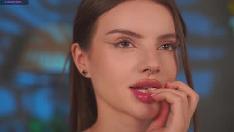 Snapshot of bellacle chatting on 11.19.25 Bella I took a vacation and Ill be back on December 18th So dont lose me To keep in touch I have a TG - you can find below online show from 11.19.25