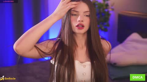 Snapshot of bellacle chatting on 11.24.25 Bella I took a vacation and Ill be back on December 18th So dont lose me To keep in touch I have a TG - you can find below online show from 11.24.25