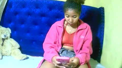 Snapshot of bellaena chatting on 09.13.25 bellaena online show from 09.13.25