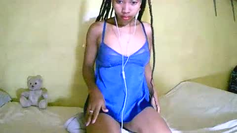 Snapshot of bellaena chatting on 10.30.25 bellaena online show from 10.30.25