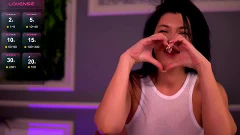 Snapshot of bellaevex chatting on 10.26.25 Eva online show from 10.26.25