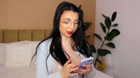 Snapshot of bellahere chatting on 05.05.26 Diana online show from 05.05.26