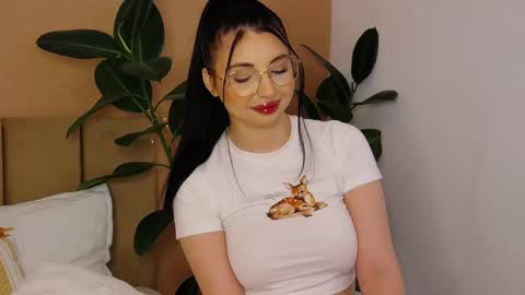 Snapshot of bellahere chatting on 05.29.26 Diana online show from 05.29.26