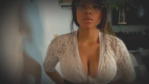 Snapshot of bellahproudly chatting on 06.10.26 Bellah online show from 06.10.26