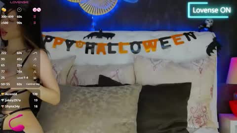 Bella online show from 10.31.25