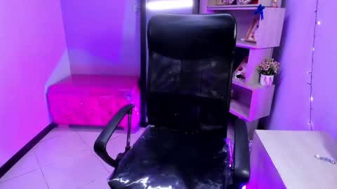 Snapshot of bellalovee_ chatting on 02.20.26 bellalovee_ online show from 02.20.26