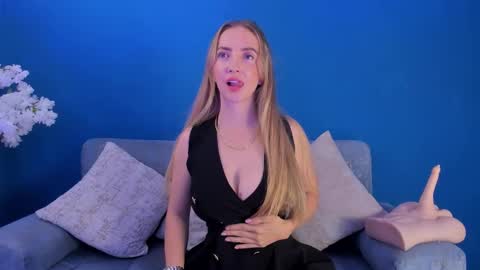 Snapshot of bellamariex chatting on 11.17.25 Bella Marie online show from 11.17.25