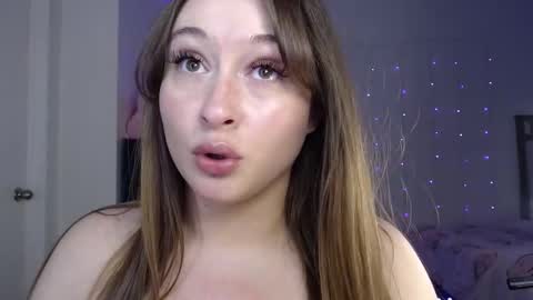 Bella Monroe online show from 02.11.25