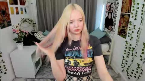 Snapshot of bellamontgomery chatting on 01.14.26 Bella online show from 01.14.26