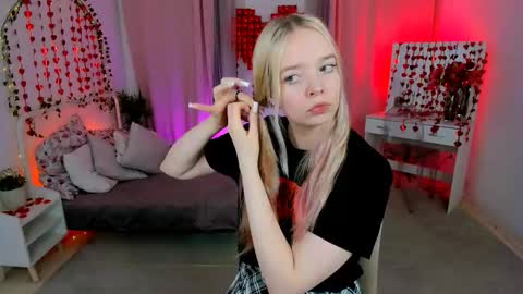 Snapshot of bellamontgomery chatting on 02.10.26 Bella online show from 02.10.26