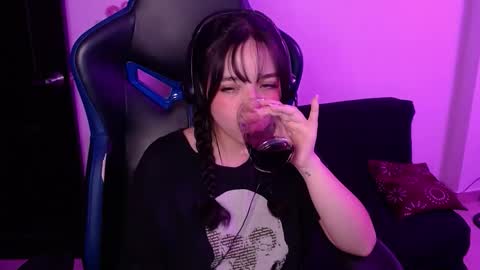 Bella Monteluna online show from 09.24.25