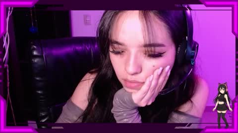 Bella Monteluna online show from 10.25.25