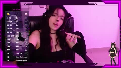 Bella Monteluna online show from 10.31.25