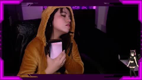 Bella Monteluna online show from 11.25.25