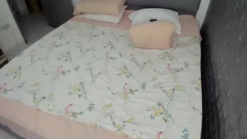 Bella  Angelycal online show from 11.27.25