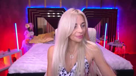 Bella online show from 10.27.25