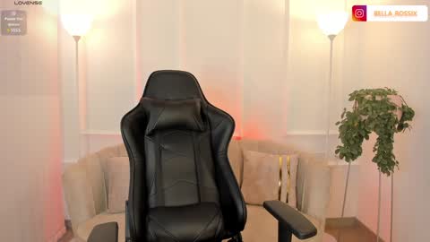 Snapshot of bellarossii chatting on 02.06.25 CALL ME BELLA online show from 02.06.25