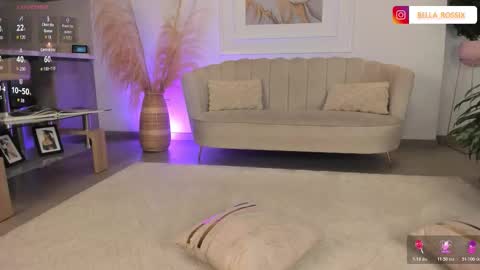 Snapshot of bellarossii chatting on 10.21.25 CALL ME BELLA online show from 10.21.25