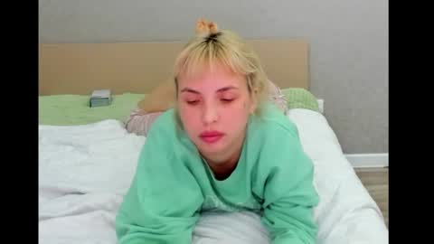 Bella Seen online show from 12.15.24