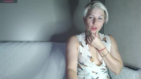 Bella online show from 10.19.25