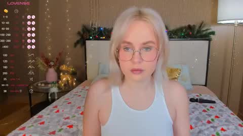 Snapshot of bellatip chatting on 01.10.26 Bella online show from 01.10.26