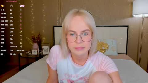 Snapshot of bellatip chatting on 02.19.26 Bella online show from 02.19.26