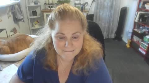 Snapshot of bellavoca chatting on 10.25.25 Bellavoca online show from 10.25.25