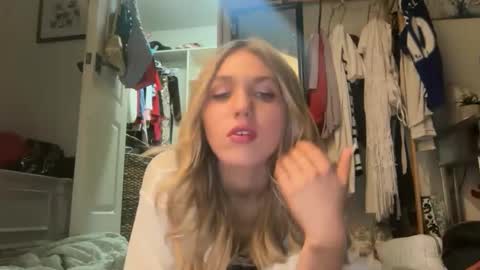 Bella 3 online show from 05.08.26