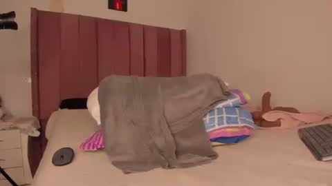 Bella online show from 03.11.25