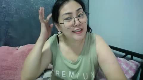 Bella online show from 10.13.25