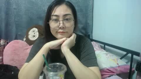 Snapshot of bellbabe chatting on 11.04.25 Bella online show from 11.04.25