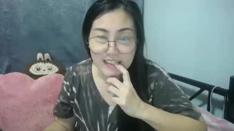 Snapshot of bellbabe chatting on 11.05.25 Bella online show from 11.05.25