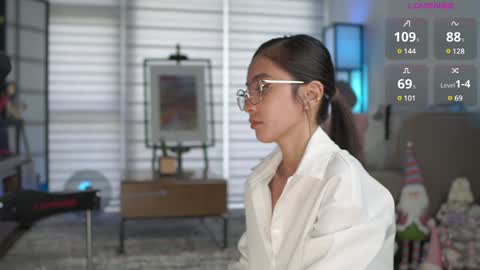 Snapshot of belle_adrienne chatting on 01.08.25 Belle Adrienne  IG  online show from 01.08.25