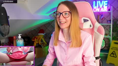 Snapshot of belle_alice chatting on 01.27.25 Alice online show from 01.27.25