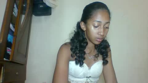 Snapshot of belle_annah chatting on 05.19.26 belle_annah online show from 05.19.26