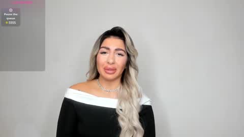 Snapshot of belle_hallle chatting on 12.31.24 LucyJelly online show from 12.31.24