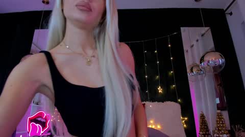 Snapshot of belle_kim chatting on 12.30.24 Kim online show from 12.30.24