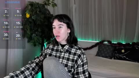 Snapshot of belle_via chatting on 12.24.24 Bella online show from 12.24.24