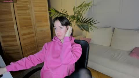 Snapshot of belle_via chatting on 02.28.25 Bella online show from 02.28.25