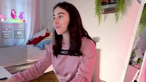 Snapshot of belle_via chatting on 09.08.25 Bella online show from 09.08.25