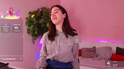 Snapshot of belle_via chatting on 09.10.25 Bella online show from 09.10.25